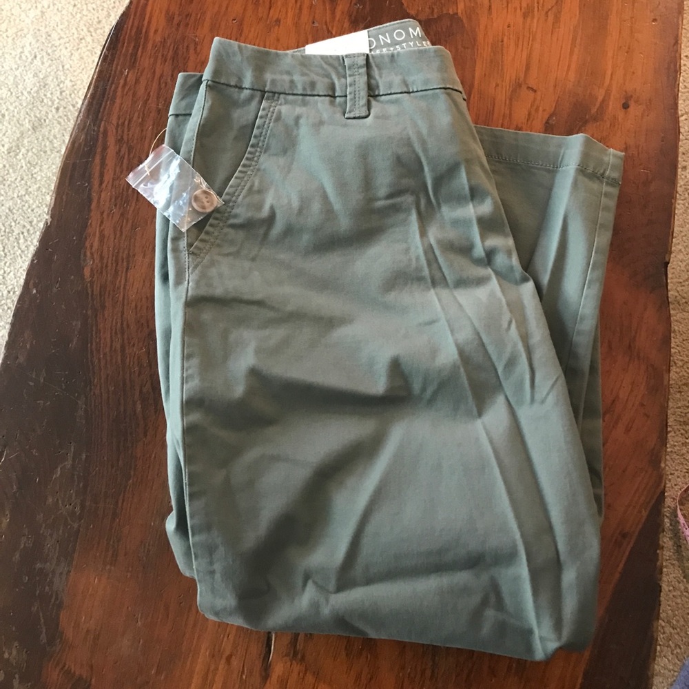 NWT Sonoma Olive Capris sz 6